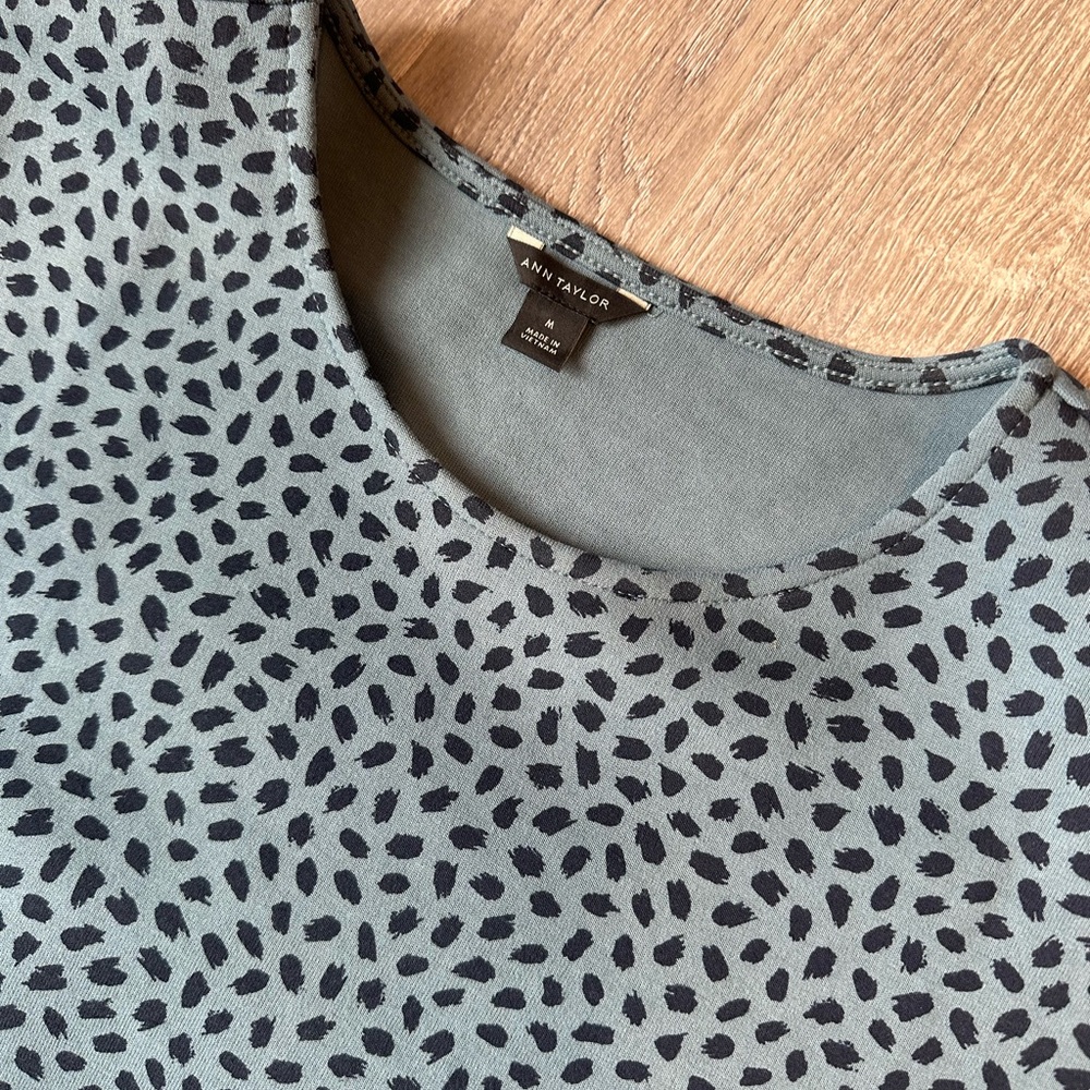 Patterned Green Top - Picture 2 of 3